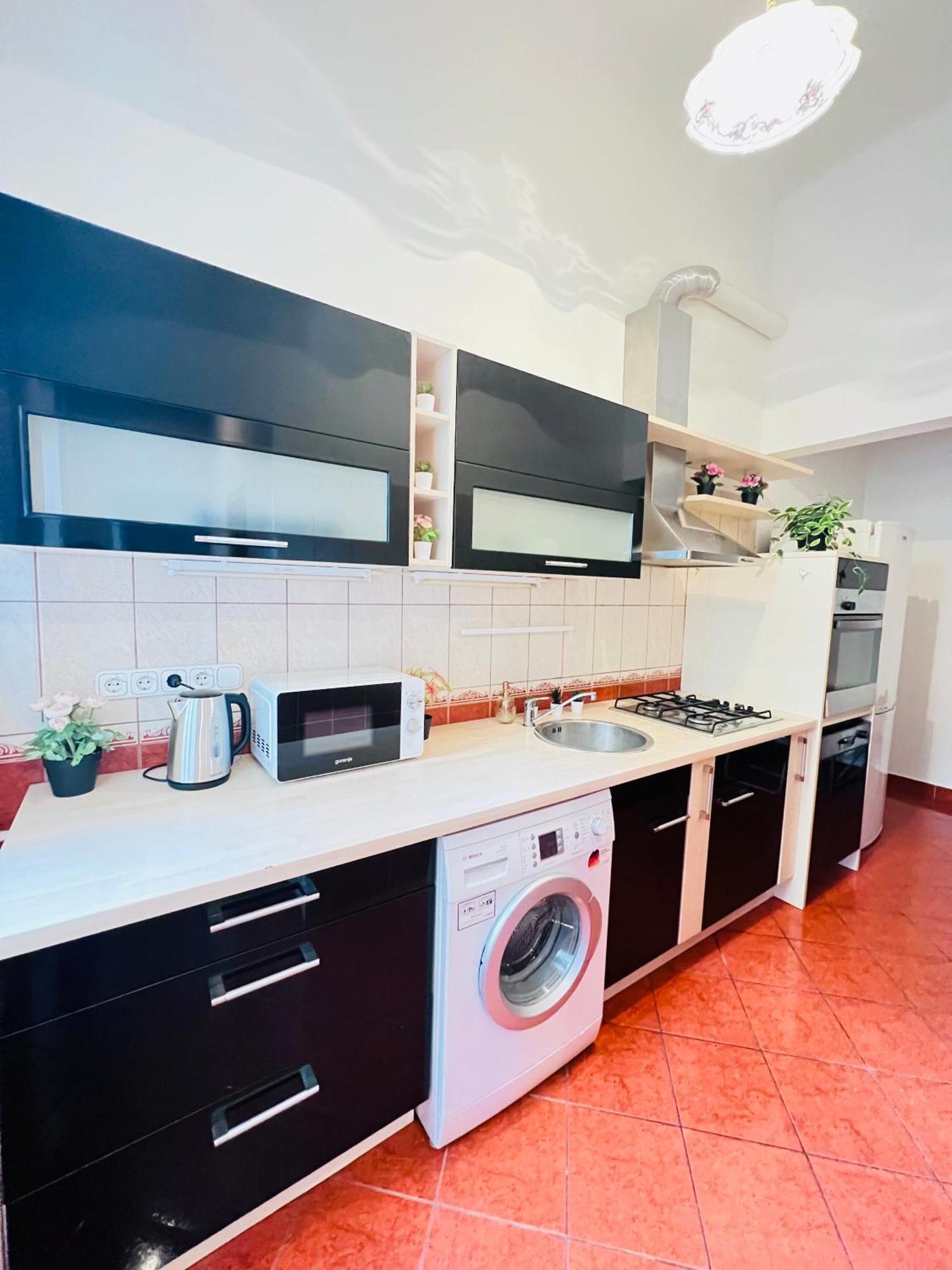 Kerepesi 3 - Opposite Keleti Station Apartment Budapest Bagian luar foto