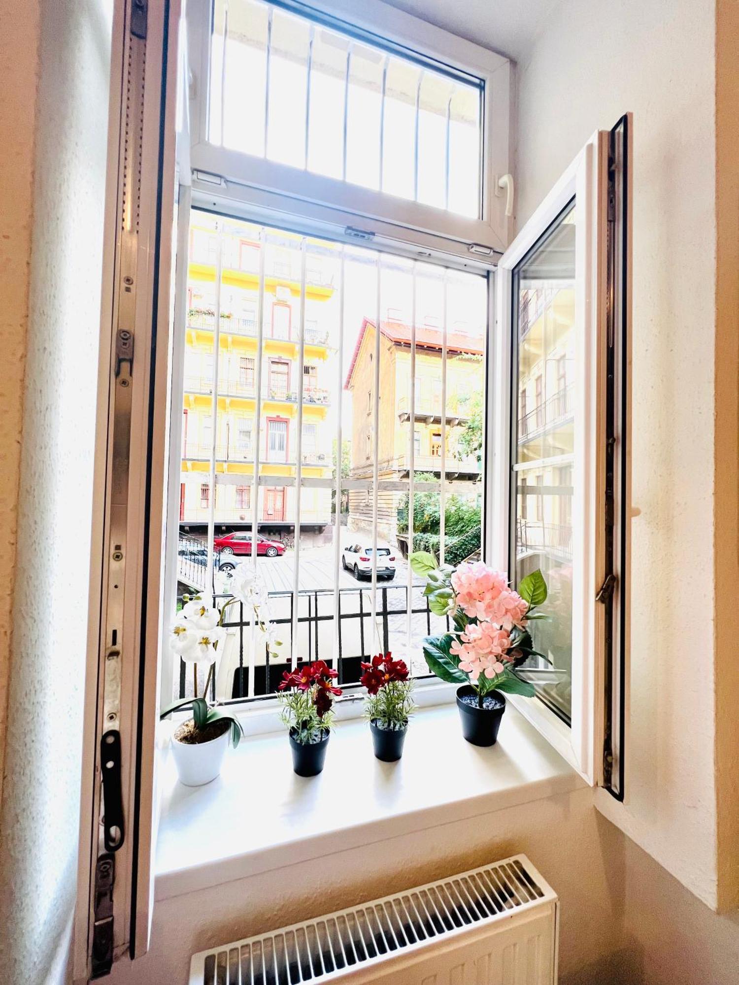 Kerepesi 3 - Opposite Keleti Station Apartment Budapest Bagian luar foto